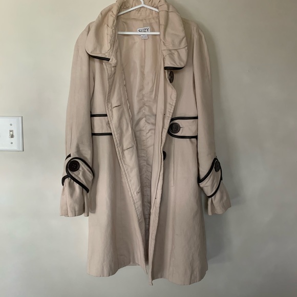 Beige Suzy Shier Trenchcoat - Picture 4 of 4